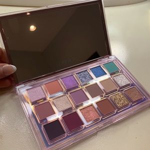 HUDA BEAUTY Mercury Retrograde Makeup Palette- NEVER USED!